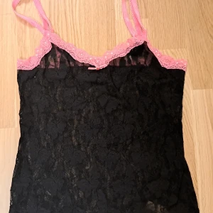 Lace topp - Lace format som fjärilar Xs och S