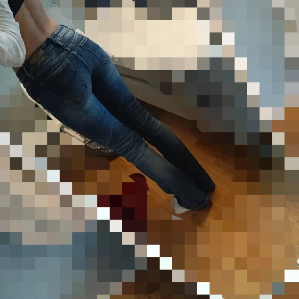 Jätte fina bootcut jeans i helt perfekt skick skulle jag säga, använda typ 3 gånger. Kom privat för fler bilder! Pris kan diskuteras. Jeans & Byxor.