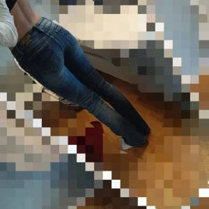 Low rise bootcut jeans - Jätte fina bootcut jeans i helt perfekt skick skulle jag säga, använda typ 3 gånger. Kom privat för fler bilder! Pris kan diskuteras