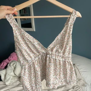 Söt topp - Jättesöt topp aldrig använd💕