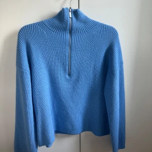 Tröja H&M - Stickad tröja från H&M i bra skick. Använd fåtal gånger.