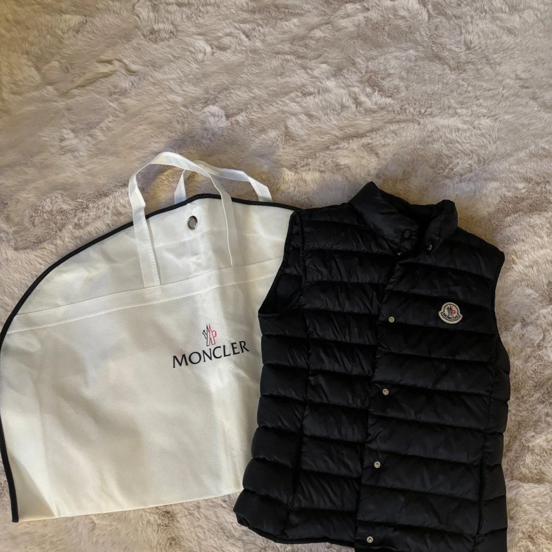 Moncler väst  - 92