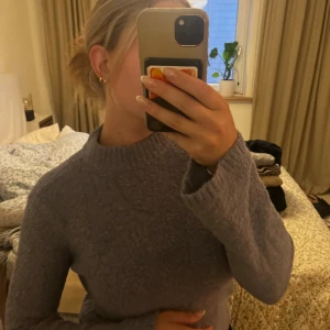 Ulltröja - Superfin ulltröja i en otrolig grå/blå färg! Vida ärmar och snygg passform!! 💙🩶