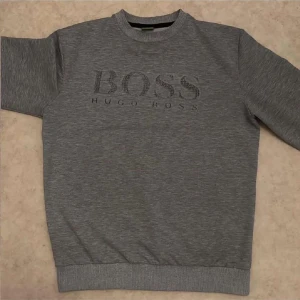 Hugo boss tröja - Bra skick