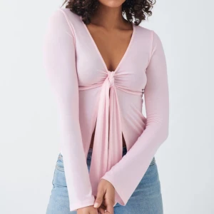 Rosa knyt topp - Jätte fin knyt topp från Gina, använd 1 gång. Skriv för fler bilder.