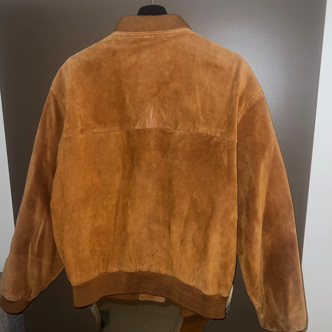 Mocka/skinn jacka i brunt  - 90