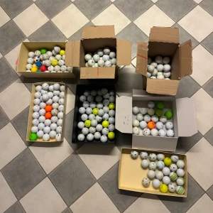 Golfbollar utrensning  - Hej säljer av mina sista golfbollar i från lagret nu! Alla bollar är i bra skick och till ett bra pris. Har du frågor eller är intresserad av något märke eller sort ett det bara att skriva🏌🏽‍♂️