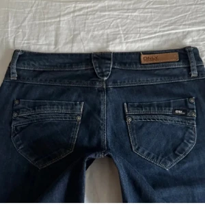 Only jeans  - Jag säljer mina only jeans! Väldigt fint skick och är som nya. Dom är i storlek S💞 sitter jättefint på mig men jag skulle hellre vilja ha lite längre jeans (jag är 171) pris går att diskutera💞