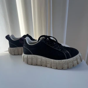 Eytys skor - Ej använda på två år! Sulan går att tvätta💕 nu pris 1700kr