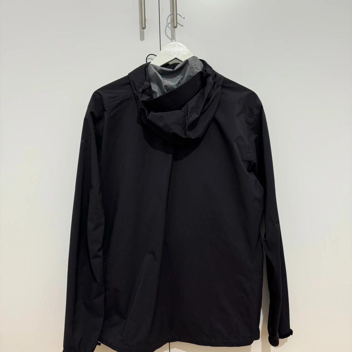 Svart vindjacka från Peak Performance - 90