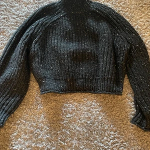 Stickad tröja - Aldrig använt, prislappen är kvar