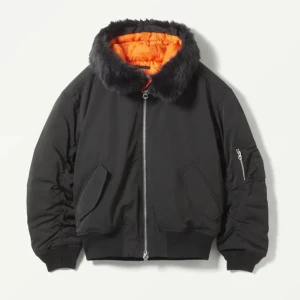 Jag letar på - Jag letar på den här jackan precis. Från Weekday storlek kanske M-XL jag vill ha det stor. MSG mig om du har det for sale🥹🙏🏼