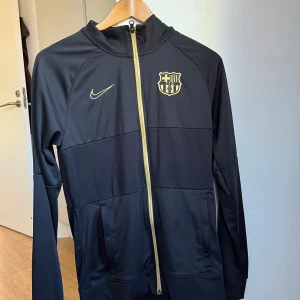 Nike FC barcelona - Bra skick aldrig använts, värd 1300kr.