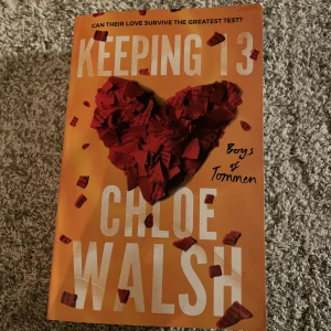 Keeping 13 - Säljes i nyskick, oläst!!  95 kr + frakt 🫶🏼🩷