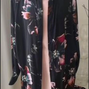 Skjortklänning kaftan  - Från Danska Saint Tropez  Väldigt sparsamt använd 