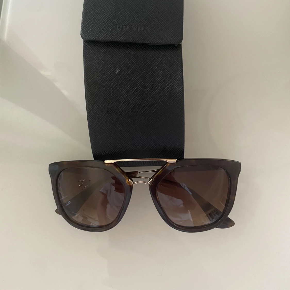 Solglasögon Prada - 92