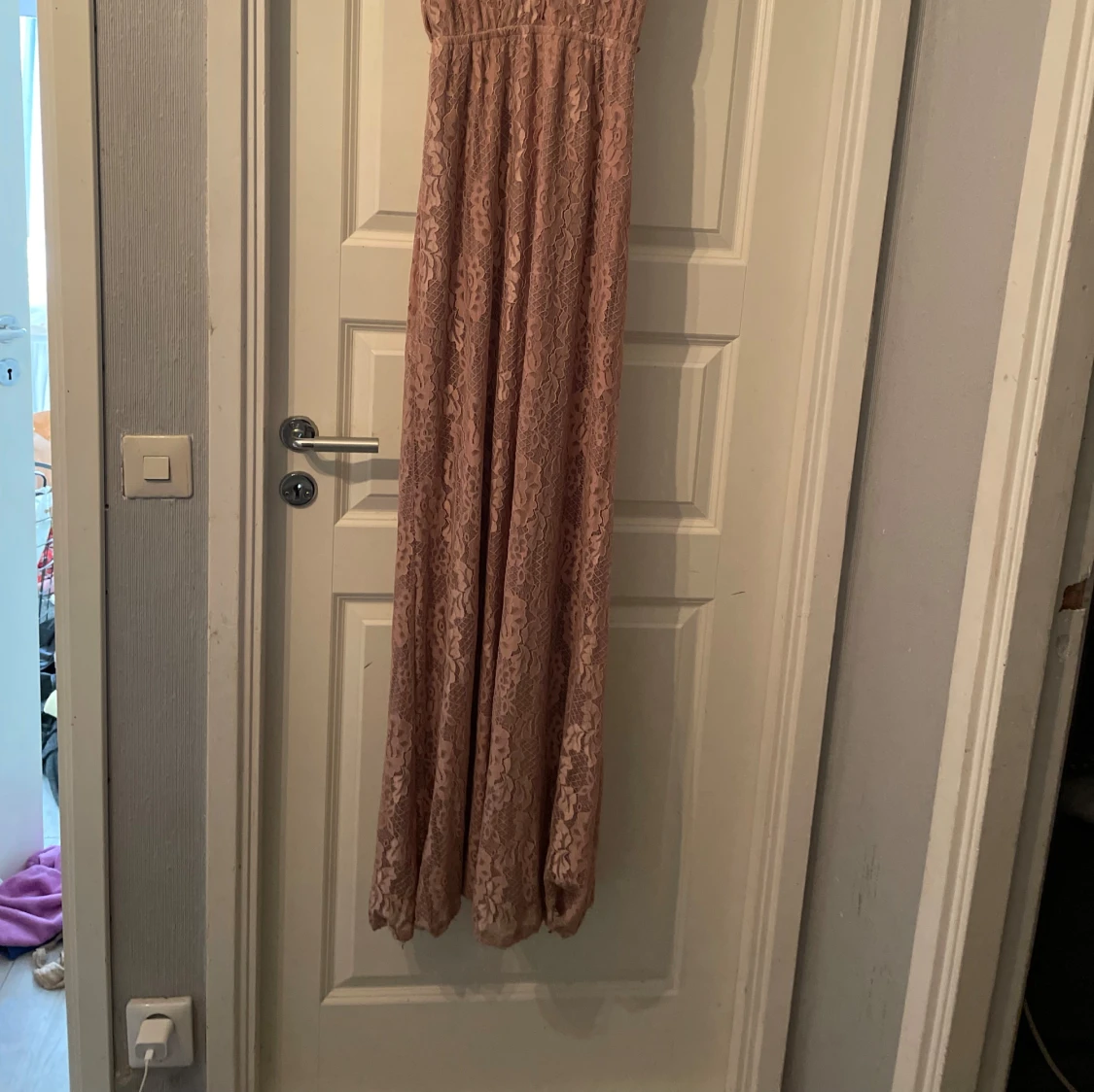 Gammal rosa lång klänning 