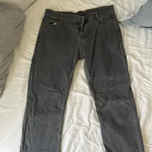 Monten jeans i bra skick storlek 34/34