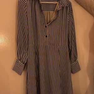 Klänning - Klänning, randig 