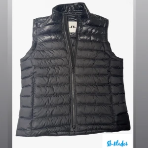 J.Lindeberg ”Rick”Väst - Mycket eftertraktad väst Skick 9/10 knappt använd Storlek M 