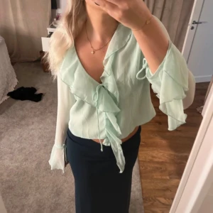 Volangblus - Från Gina Tricot storlek L