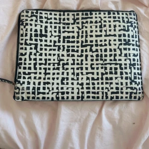 Datafodral - Längden är 35cm bredden är 26 ungefär