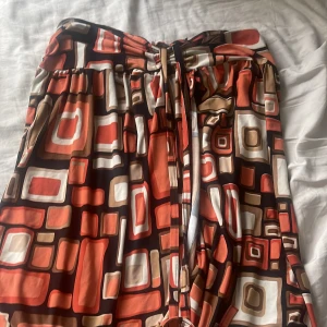 00s top  - En top som också jag inte använt mycket vet inte vilken storlek kanske L LX för den e väldigt stor och stretchig 