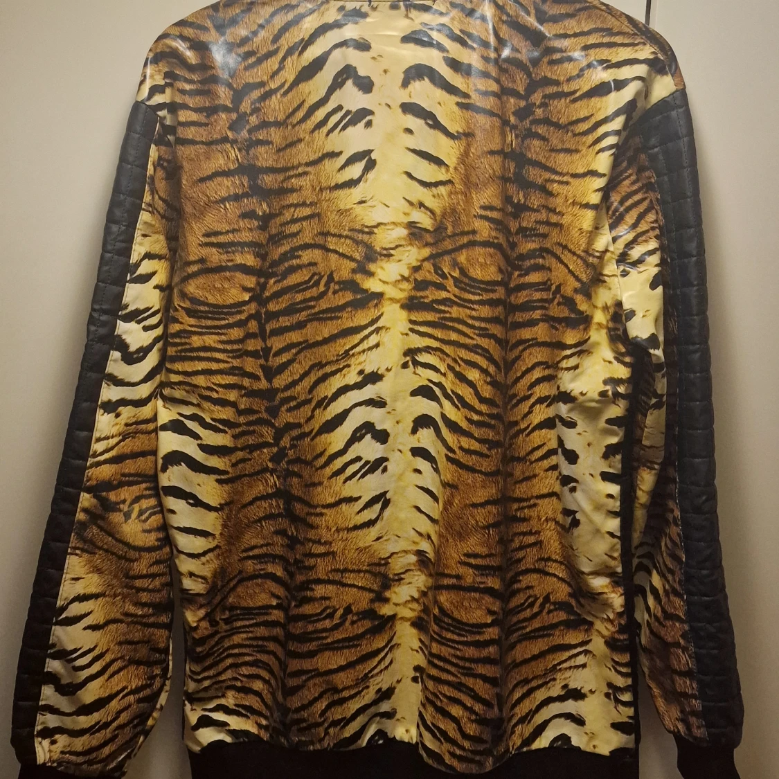 Tuff tigerjacka med dragkedja - 90