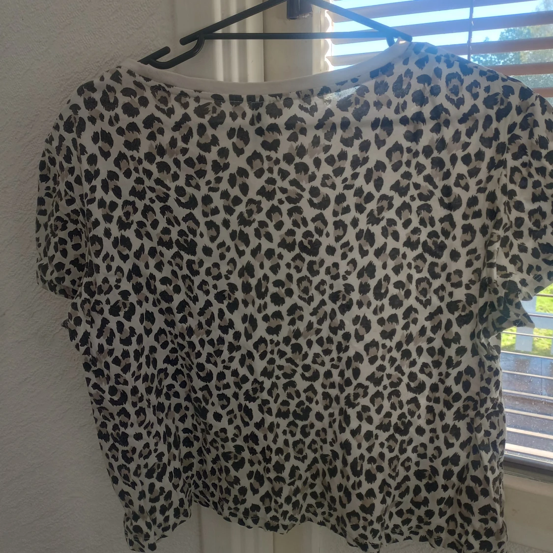 Kortärmad leopard tröja - 90