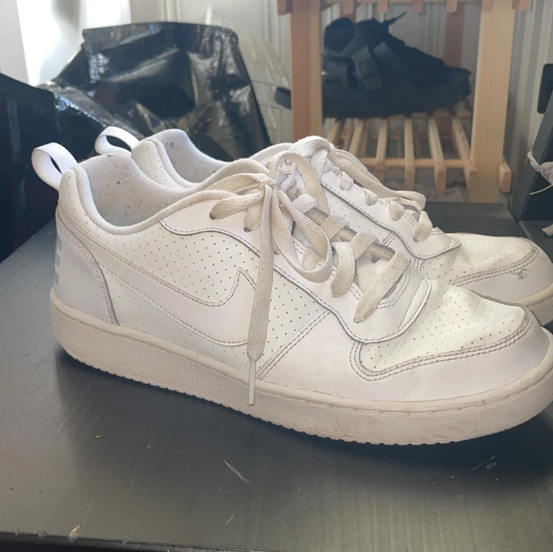 Vita nike skor i storlek 40