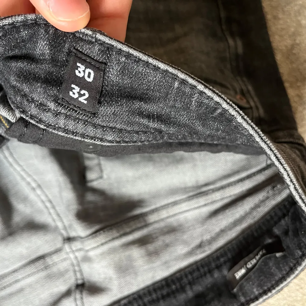 Säljer dessa Jack & Jones jeans i storlek 30/32. Jeans & Byxor.