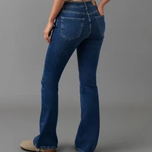 Blå bootcut jeans - Snygga blå bootcut jeans med låg midja helt oanvända i strlk 36💕säljer pga av att de va alldeles för små