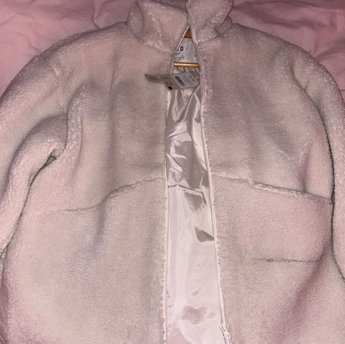 Vit teddyjacka från NAKD