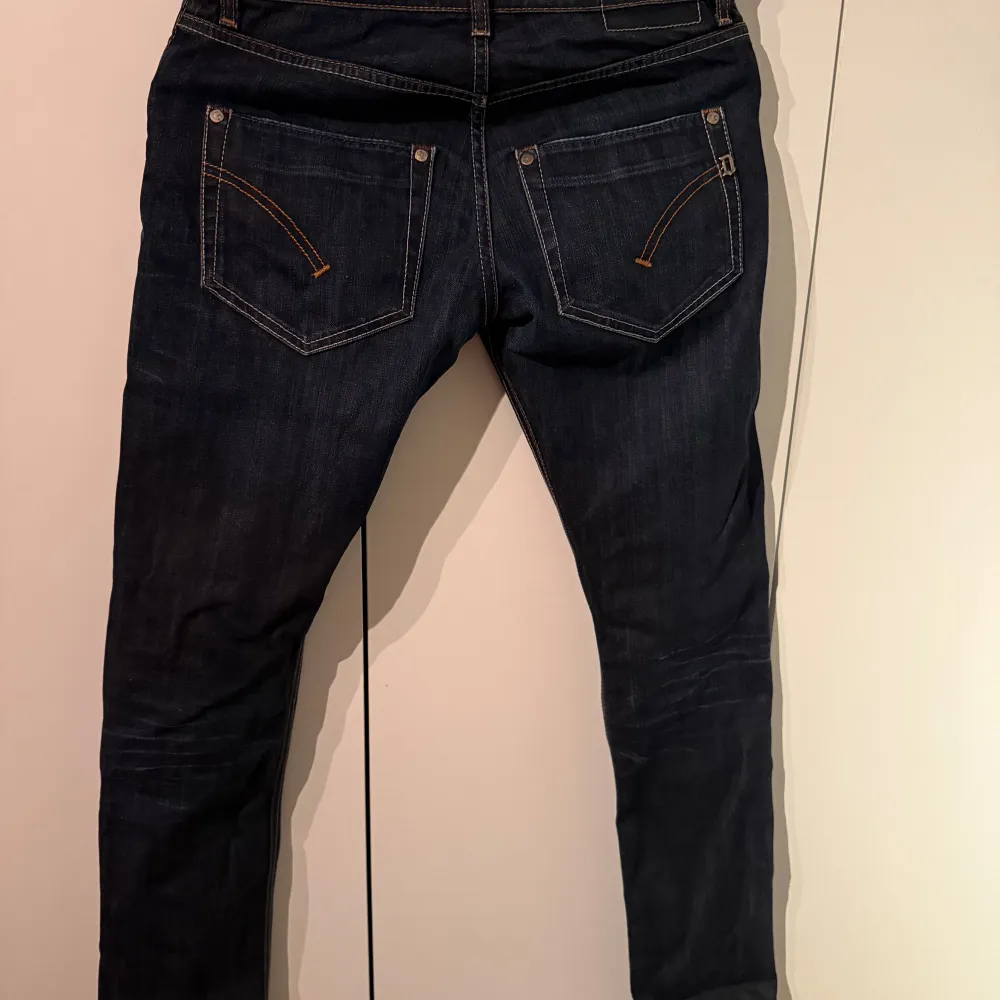 Dondup jeans i färgen mörkblå med W32, dem är i mycket bra skick. Hör gärna av er om ni har några frågor, pris ej hugget i sten. 👍😁. Farkut & Housut.