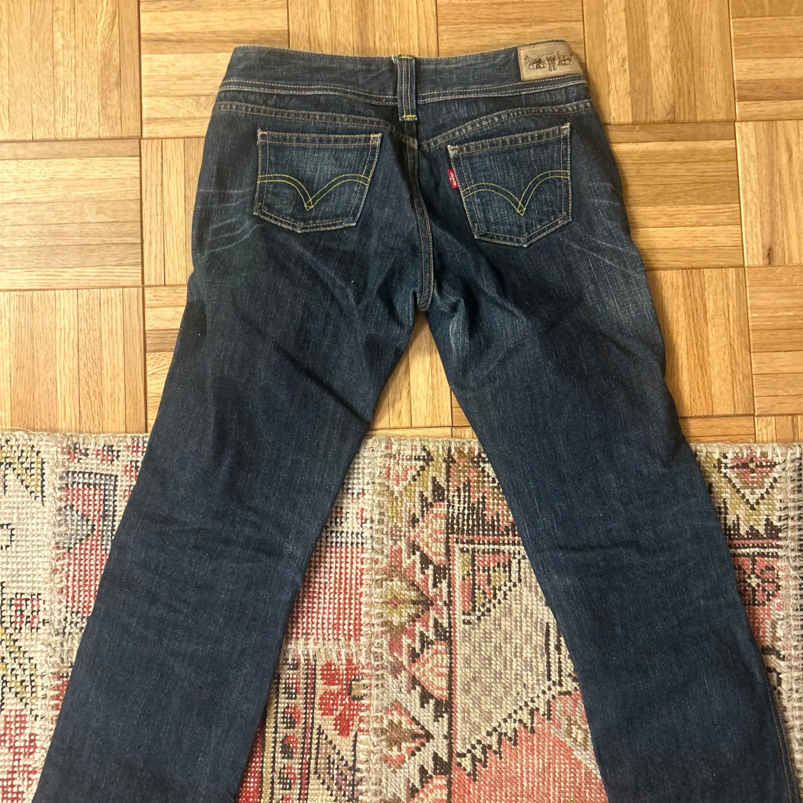 Mörkblå jeans från Levi's - 2