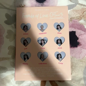 Formula of Love: O+T=<3 INGEN CD - Kommer endast med photobook!!! Alltså ingen cd + pc!! Jag ser till att slänga in freebies