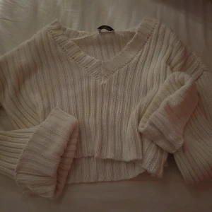 bekväm tröja - super mjuk jumper för vardagen eller mys! använd få gånger, krämvit färg