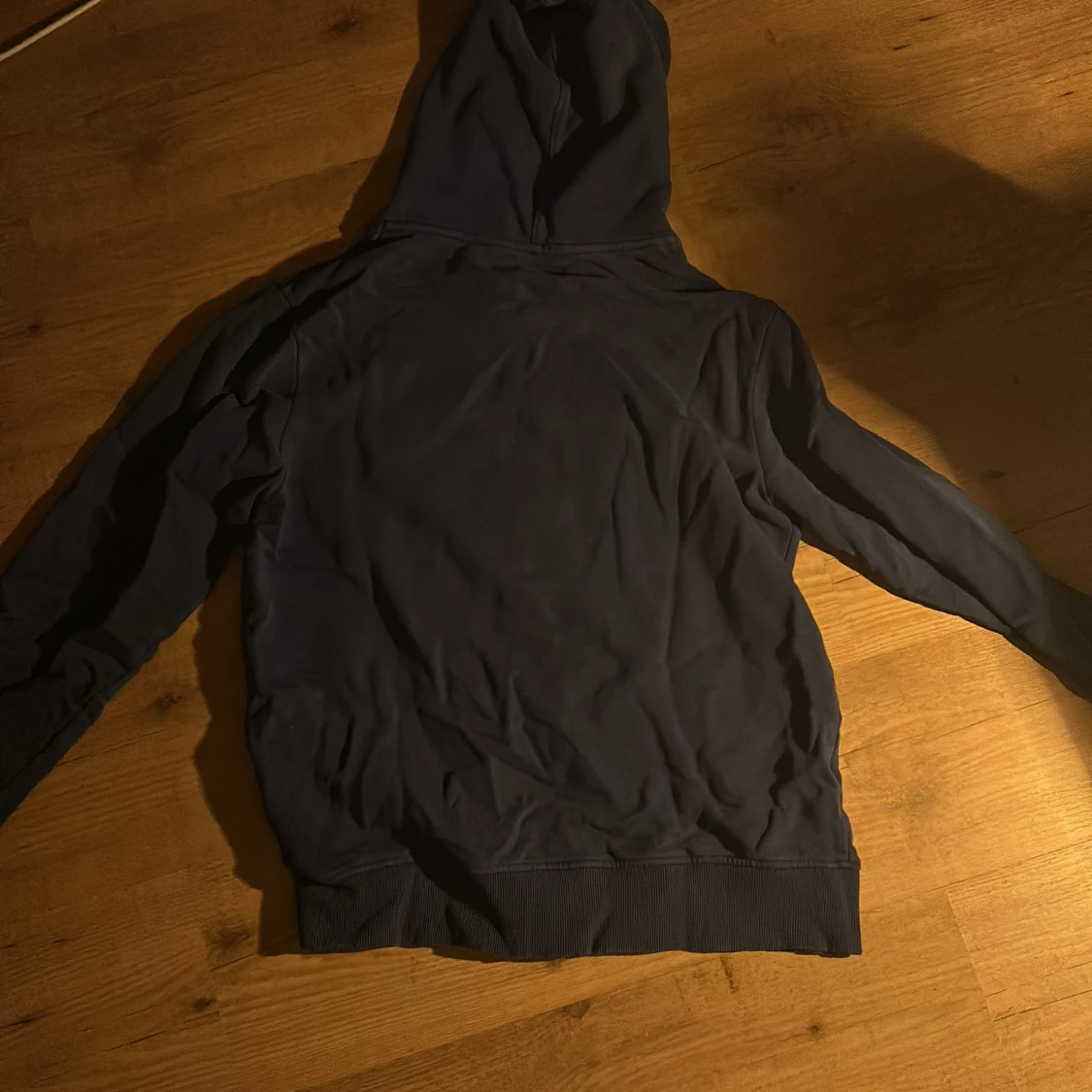 Mörkblå hoodie från Calvin Klein - 1