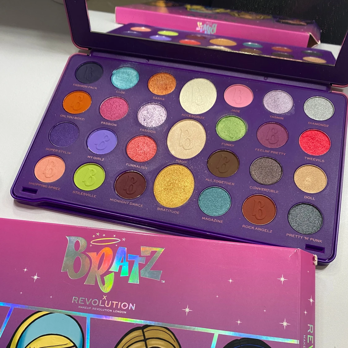 Bratz Revolution ögonskuggspalett - 2