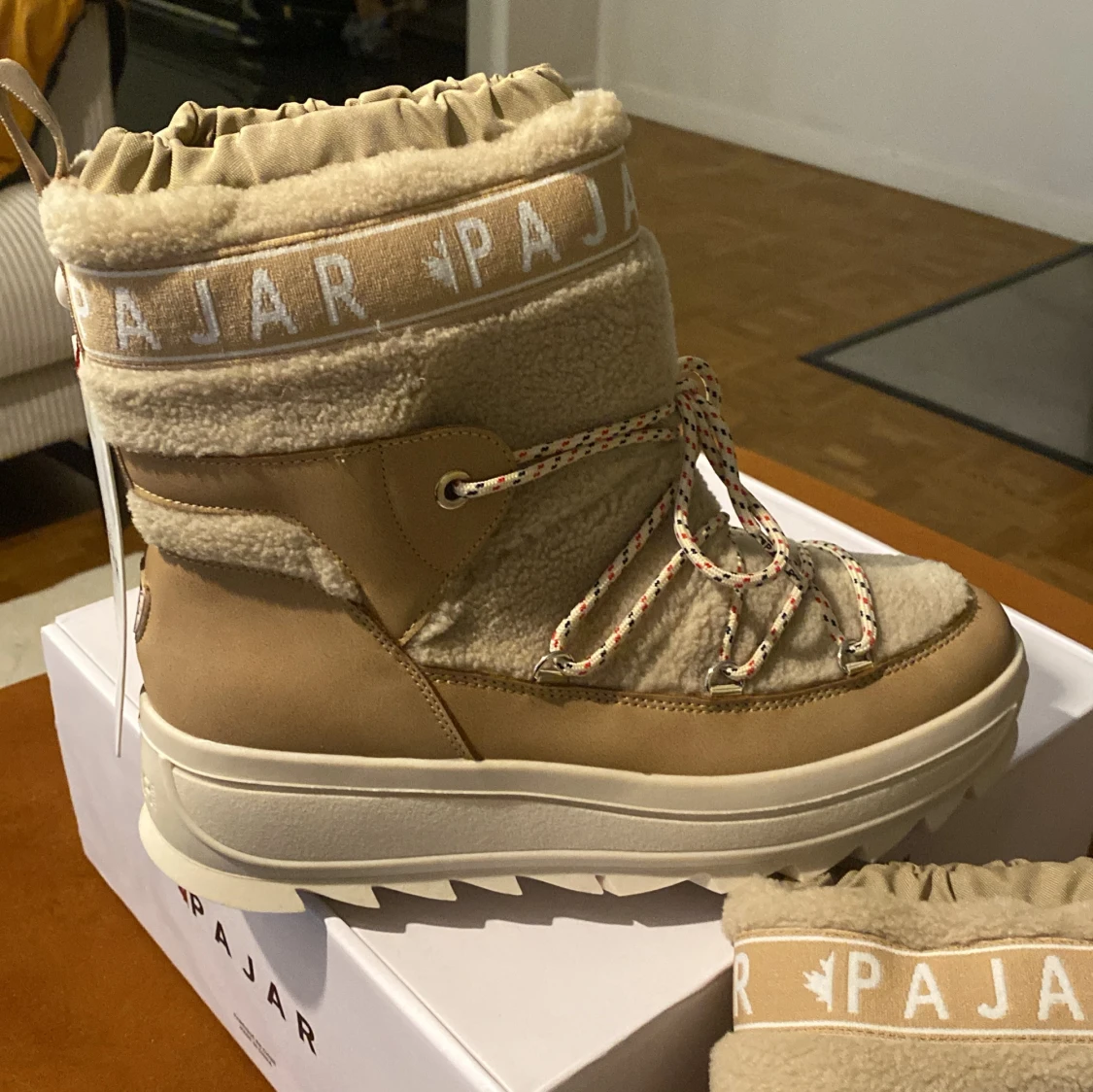 Beige vinterboots från Pajar - 1