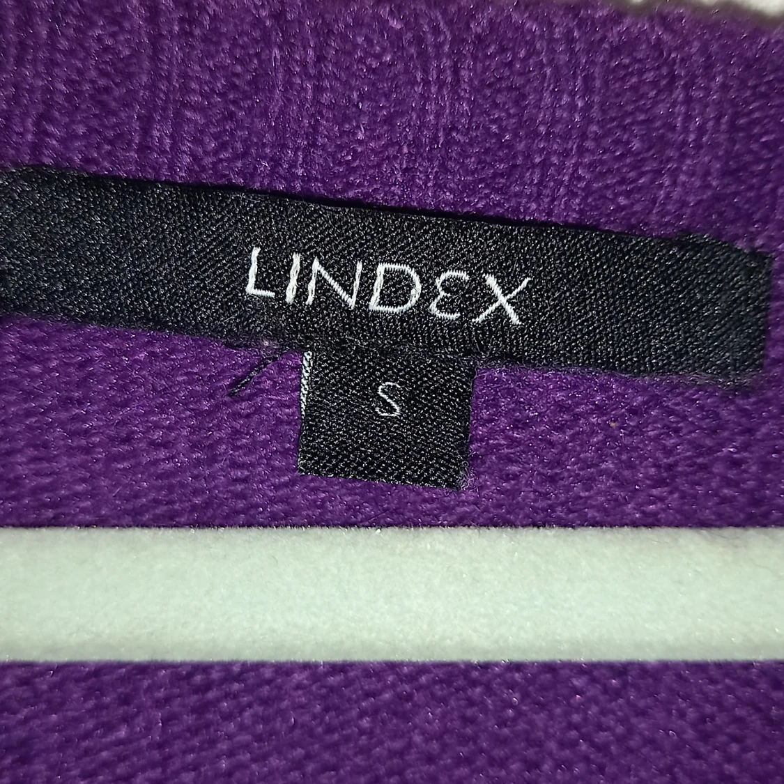 Lila svart tröja från Lindex - 2