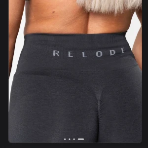 Relode Prime scrunch leggings  - Mörkgrå tights från relode i modellen ”prime scrunch”. Sparsamt använda så i mycket bra skick. Nypris 699:- 