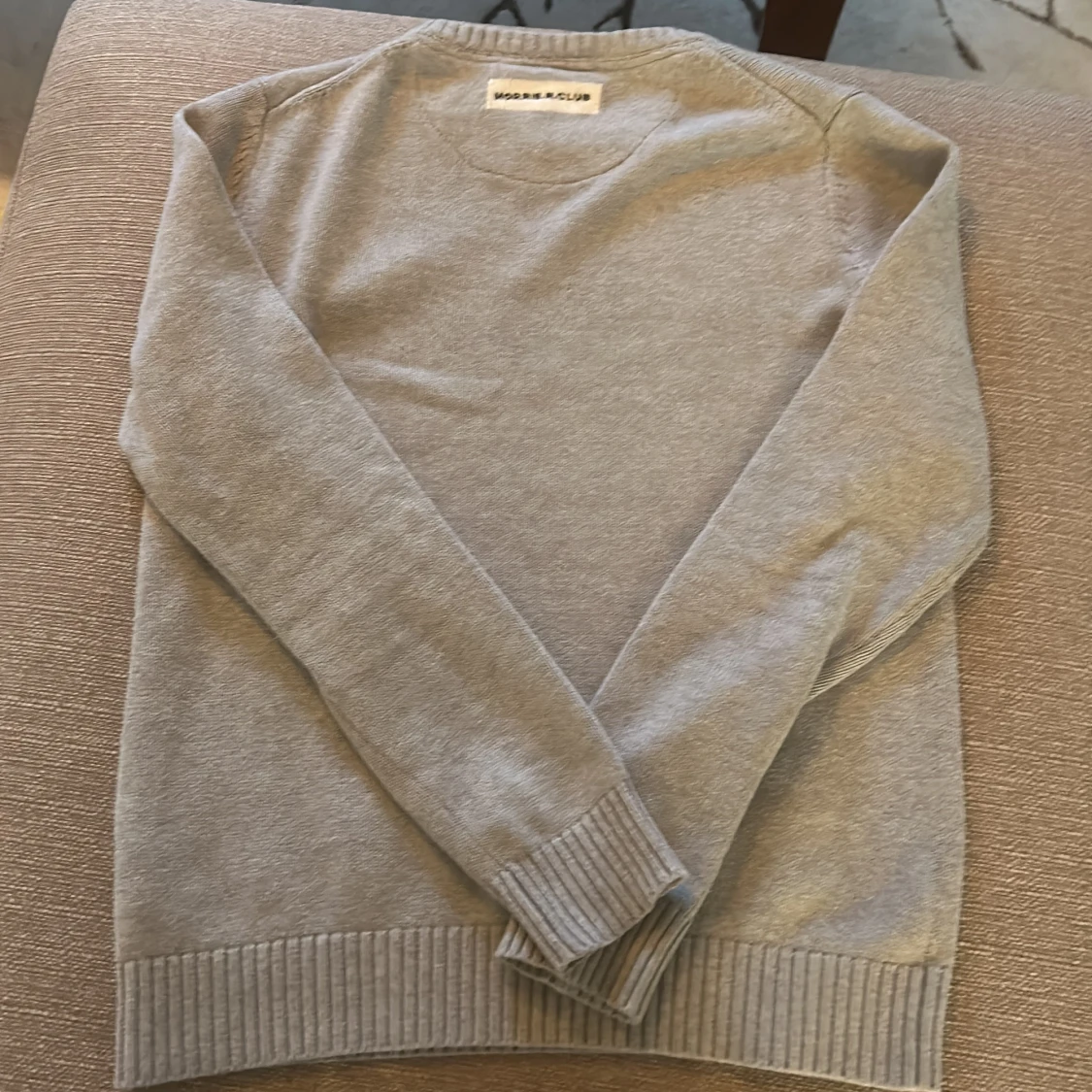 Grå tröja från Morris R. Club - 2