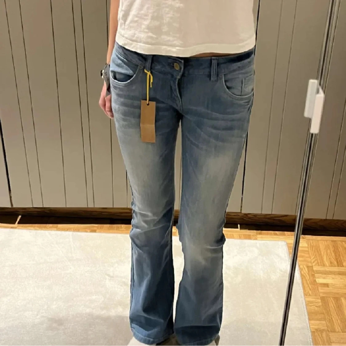 Blå bootcut jeans