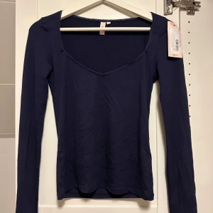 Nelly tröja - Säljer denna helt oanvända tröja från Nelly