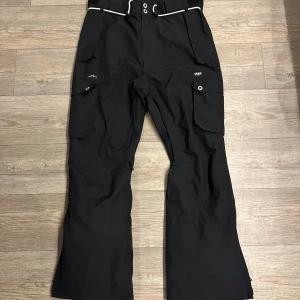 Dope Skid/snowboardbyxor med fickor - Stl XL Använda fåtal gånger, super skick 