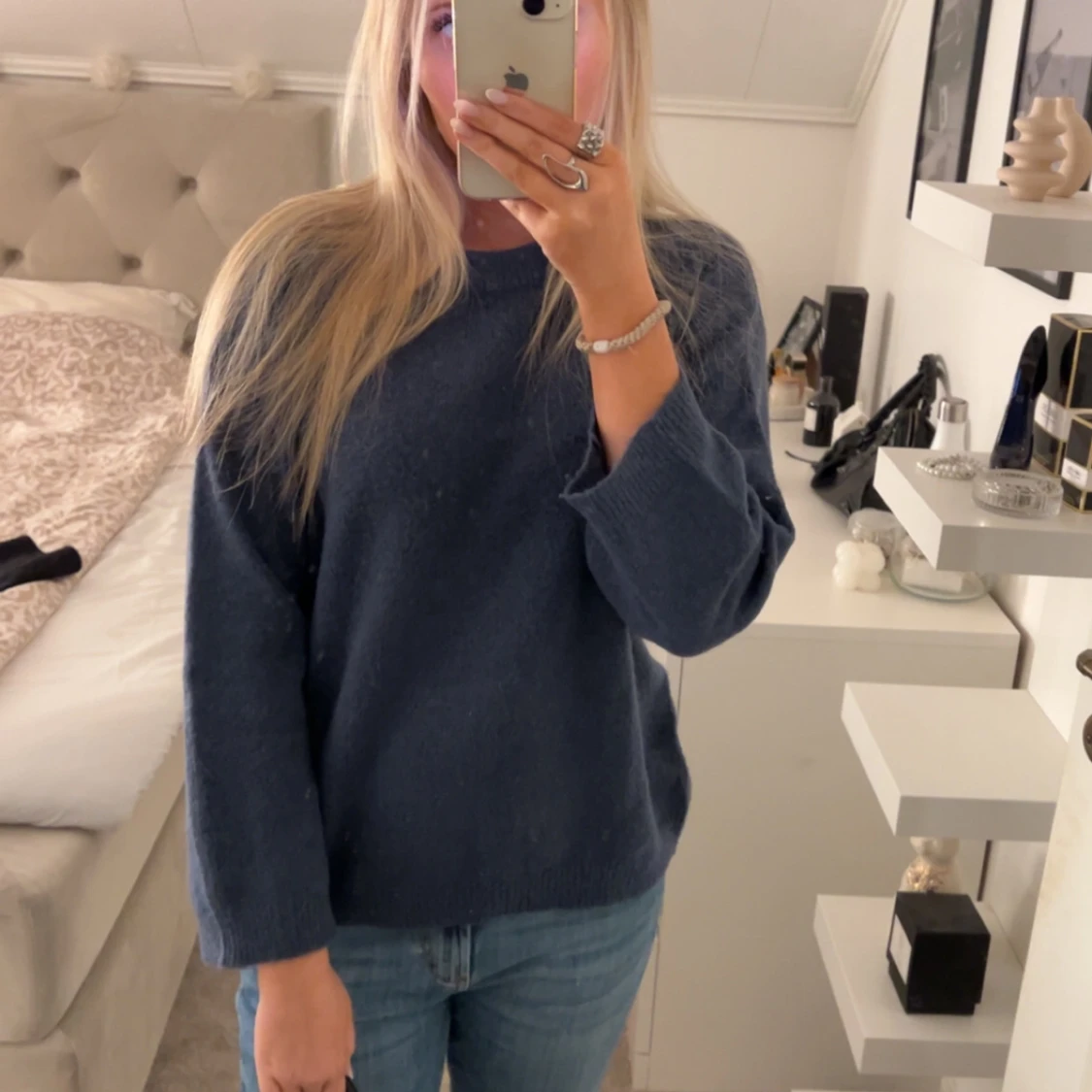 Mörkblå stickad tröja - 2