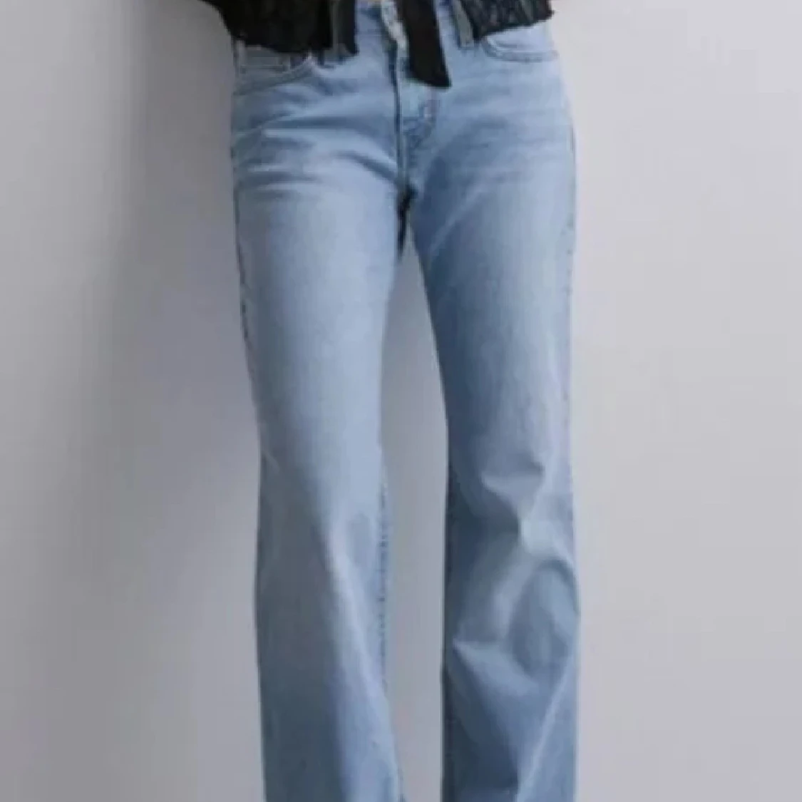 Blå low waist bootcut jeans från Levi's - 91