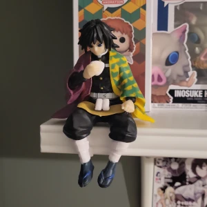 Giyu Tomioka - Säljer Demon slayer karaktären Giyu Tomioka noodle stopper! Kommer med original lådan inga fel eller skador 