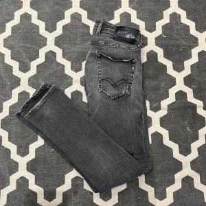 Replay Grover - Feta replay jeans i modellen Grover, storlek W30 L32. Dm för mer info🙌🏼